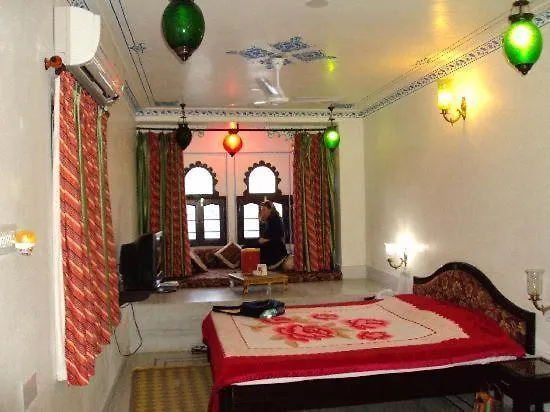 Thamla Haveli - Heritage Lake View Hotel Udajpur
