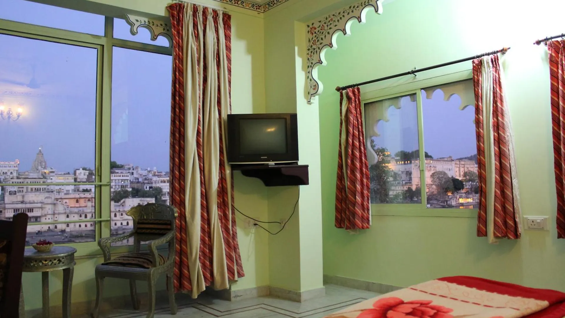 Thamla Haveli - Heritage Lake View Hotel Udajpur
