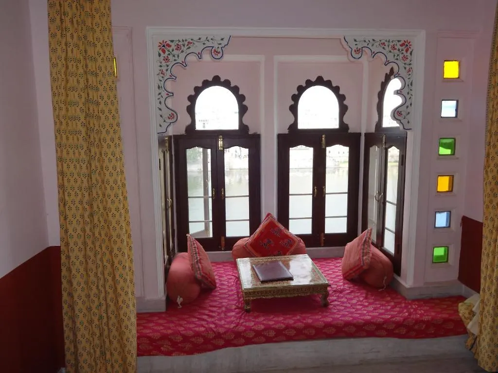 Thamla Haveli - Heritage Lake View Hotel Udaipur 3*,  India